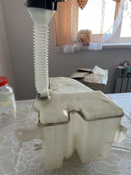 Бачок омывателя lexus is250