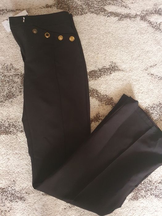 Pantaloni noi Zara cu eticheta