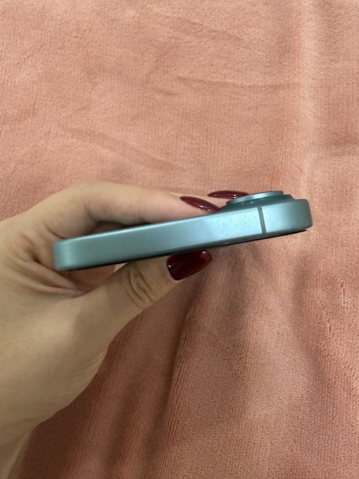 iPhone 16 в идеальном состоянии