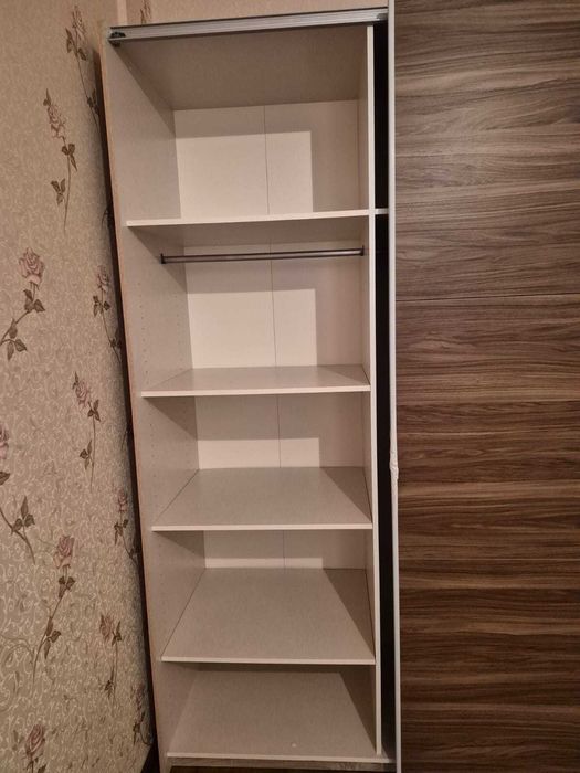 Шкафы для одежды в отличном состоянии