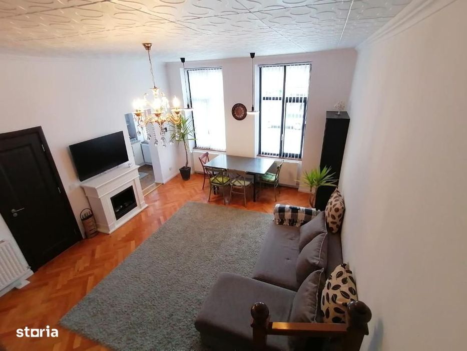 Apartament cu 3 camere - curte cu foisor + spatiu parcat masina