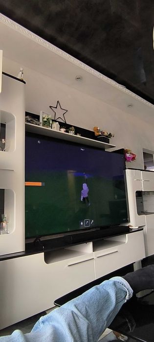 TCL Телевизор 85 инча.