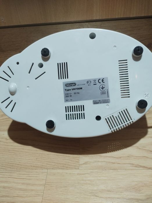 Umidificator cu abur cald DeLonghi UH700M ca nou