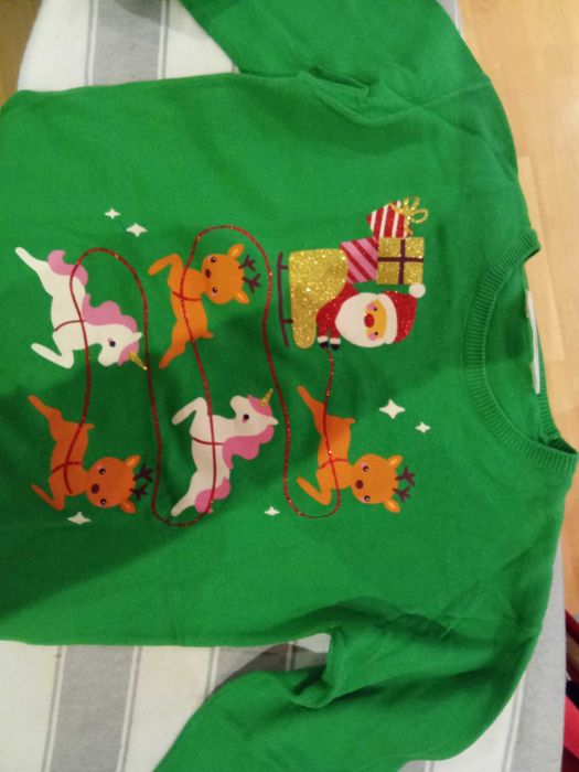 Зимни пуловери 6-8 г.-2 евро.