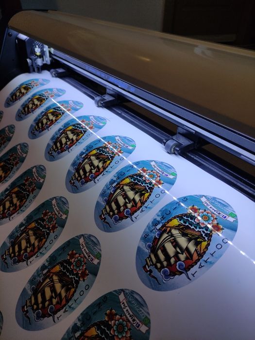 Pliante, flyers, cărți vizită, autocolant, banner, etichete, stikere