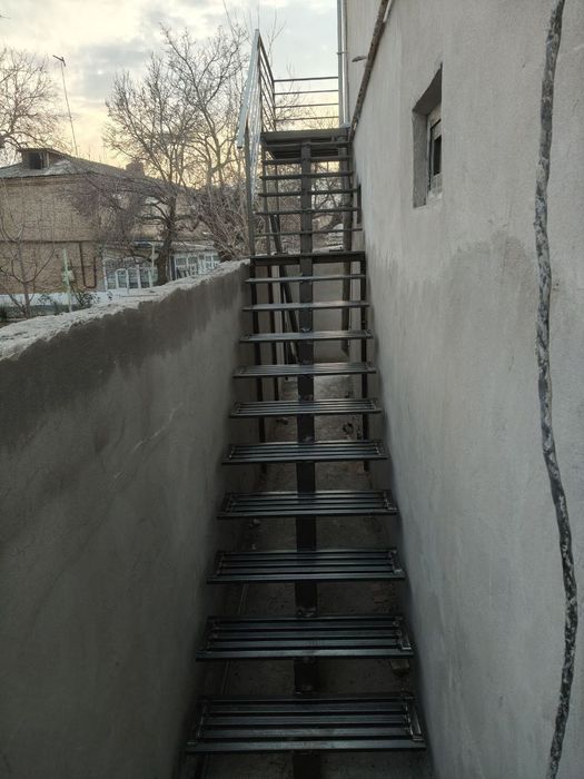 Temir zinalar, panjara, perilla, leksan va profnastildan  naveslar