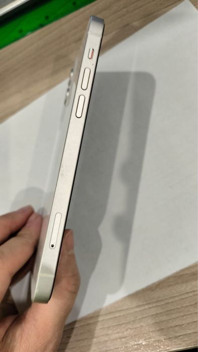 Продам айфон 12