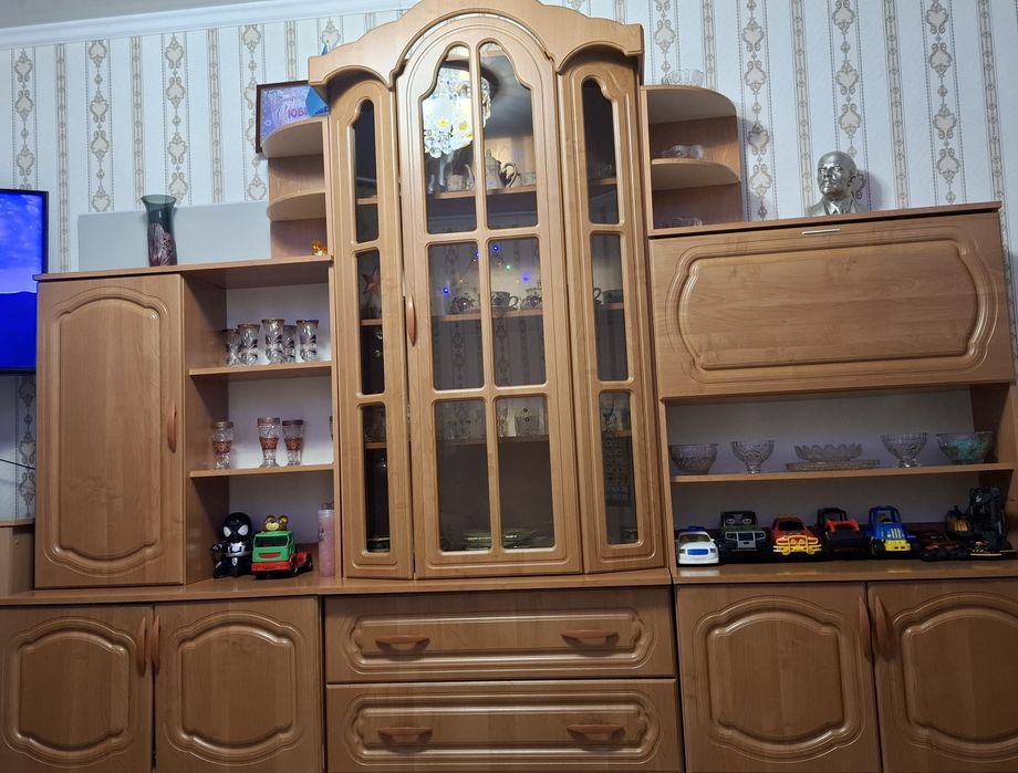 Продам стенку в гостиную