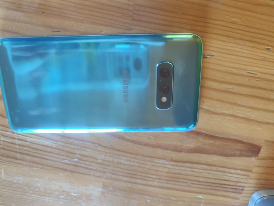 Продам Самсунг с10е