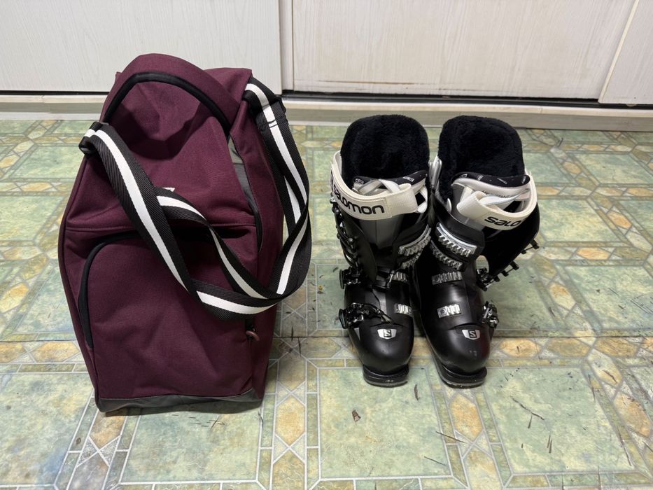 Продам женские лыжные ботинки Salomon