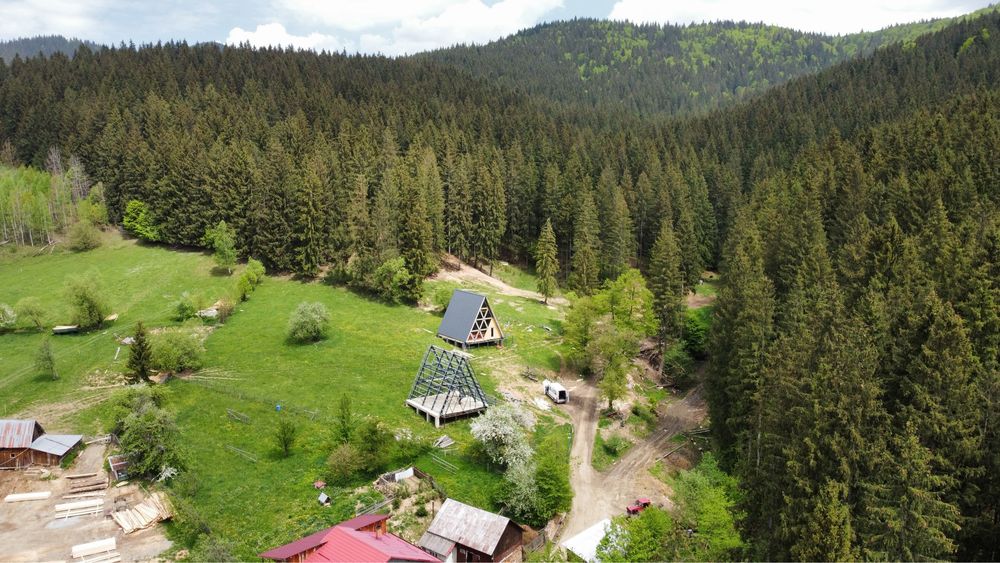 Teren si Cabane Aframe Vatra Moldovitei