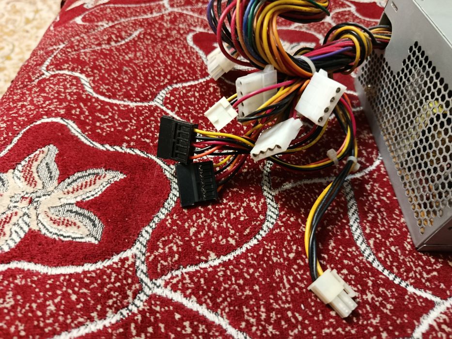 Продам блок питания на ПК 400ват