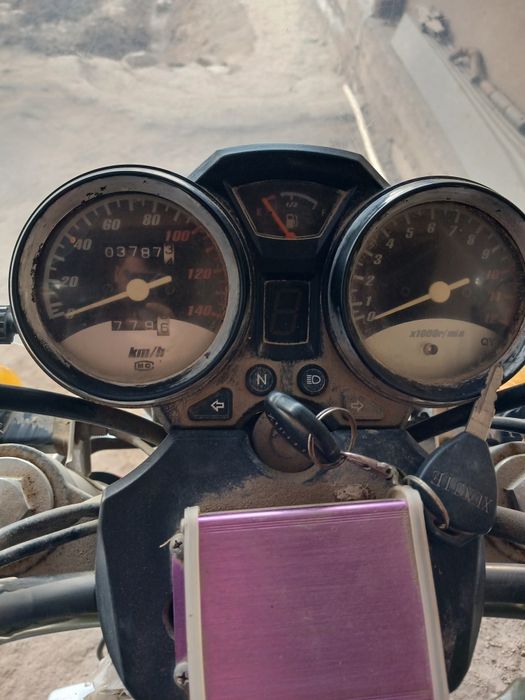 Motosikl yuk tashuvchi