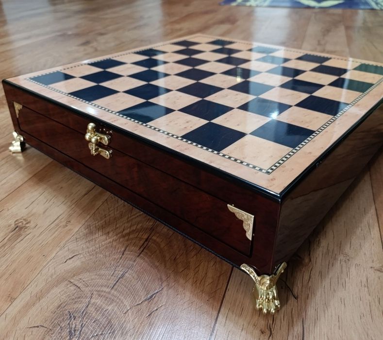 Шахматы подарочные металлические