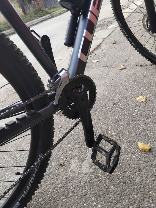 Vând  bicicleta  cube în stare buna are roti de 29 și frane  pe ulei
