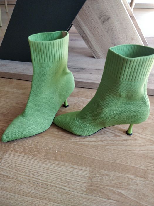 Пролетни ботушки в зелено.