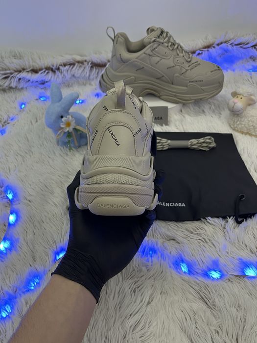 Balenciaga triple s