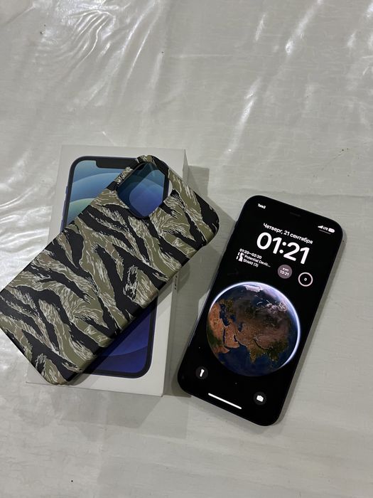 iPhone 12  64 гб