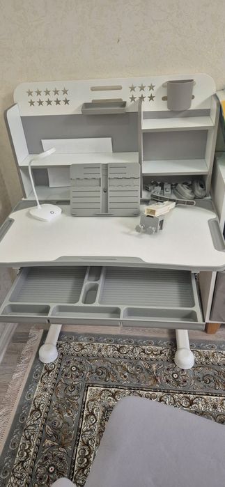 Продам растущий стул и парту