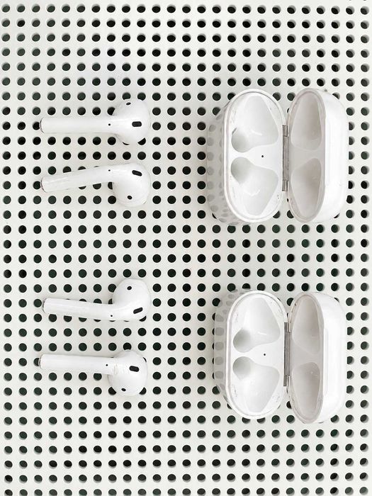 Apple AirPods 2 | Отлично състояние | Почистени