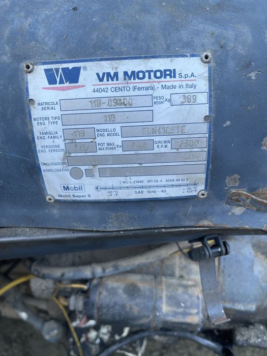 Motor V M. În 4 pistiane