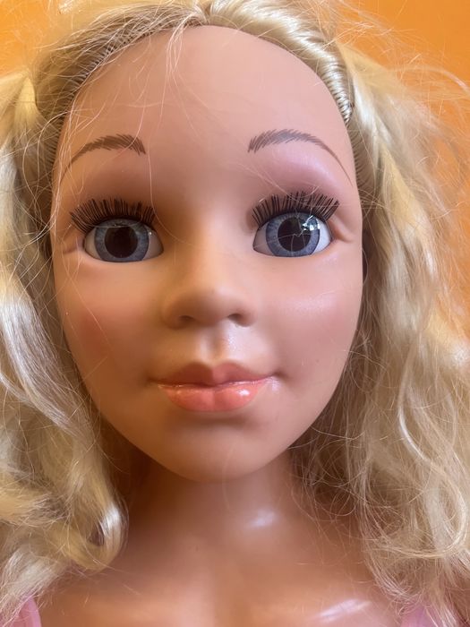 Кукла за прически