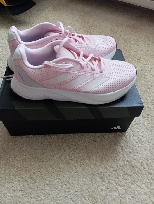 Маратонки адидас