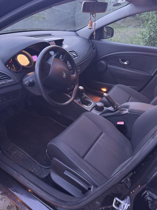RENAULT Megane 2010 — imagine 3