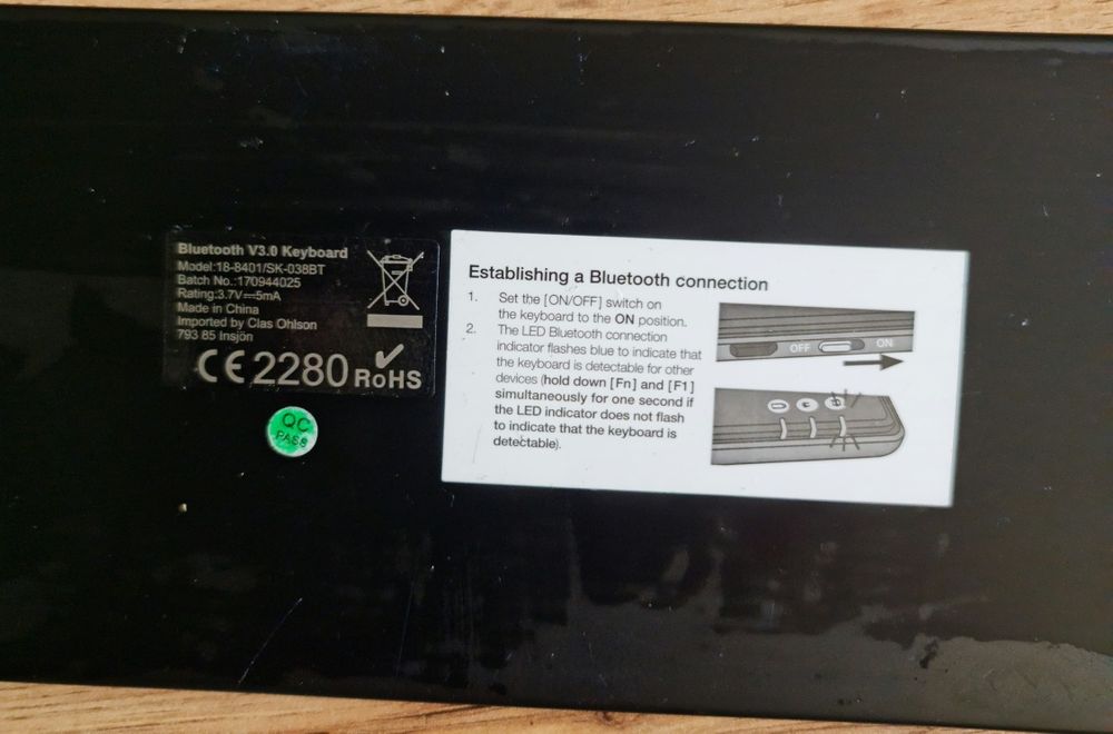 Vand tastatura bluetooth