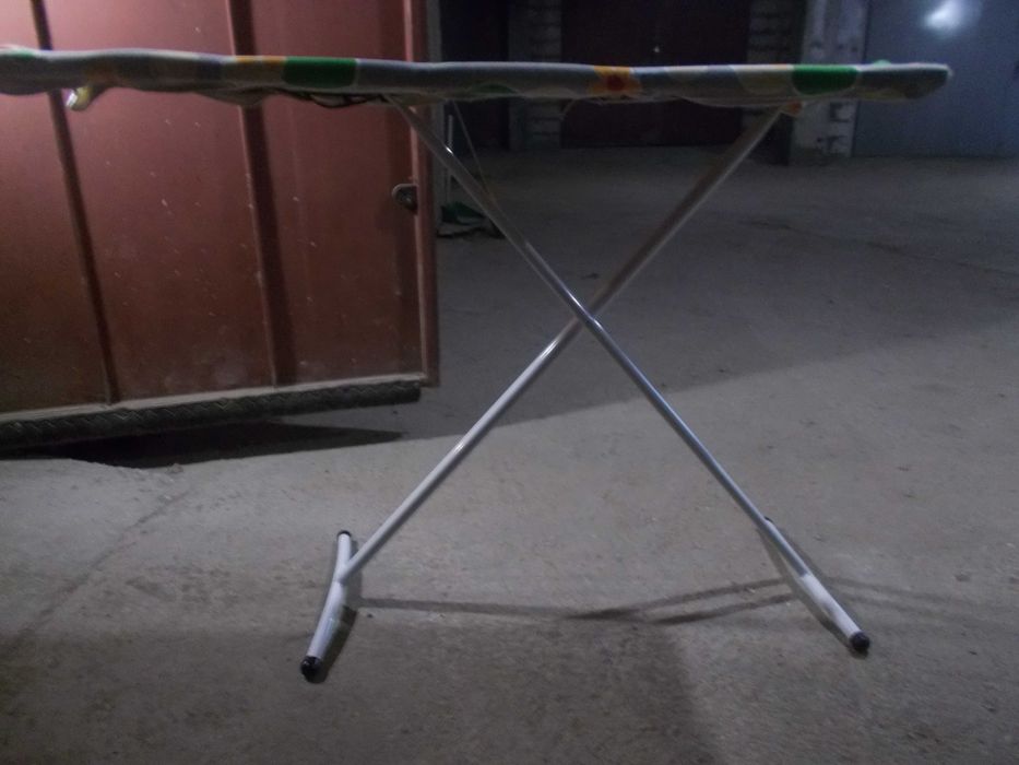 Дъскаи за гладене със стойка,сгъваеми ,2 броя