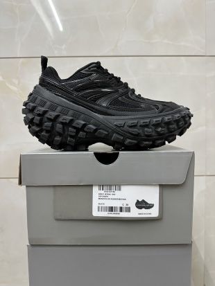 Balenciaga bouncer ( defender)