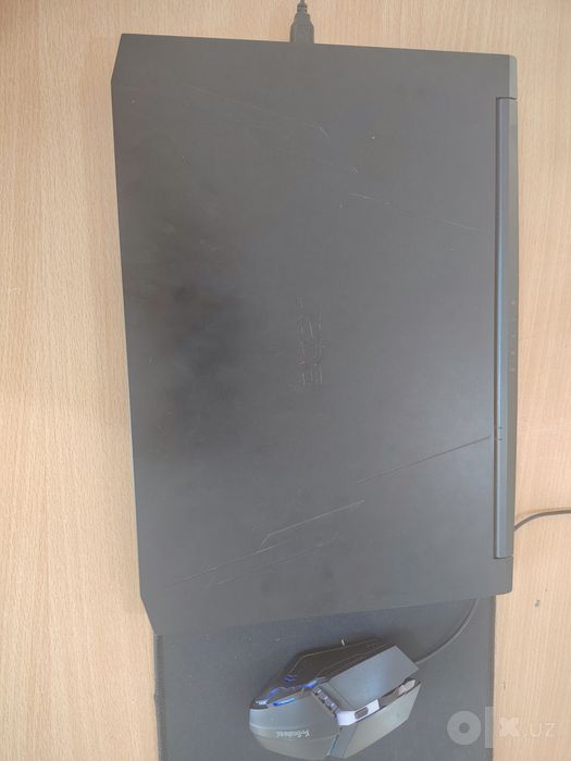 Notebook sotiladi