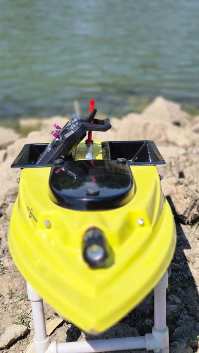Navomodel Plantat DELFIN Clasic din Fibră 14,8V– Pachet Fără Acumulator
