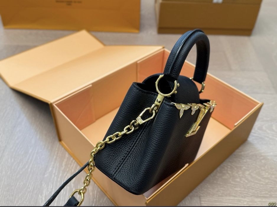 Vand geanta Louis Vuitton Capucines Mini Flower Crown