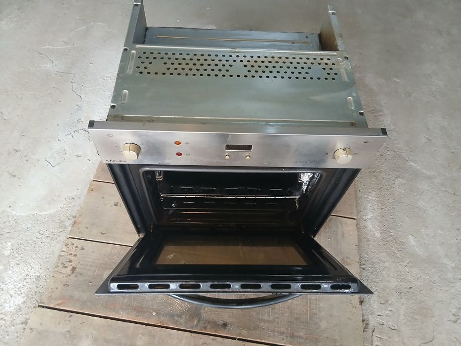 Фурна за вграждане Electrolux