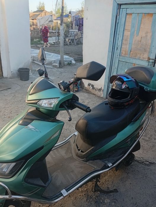 Продам скутор M8 X7