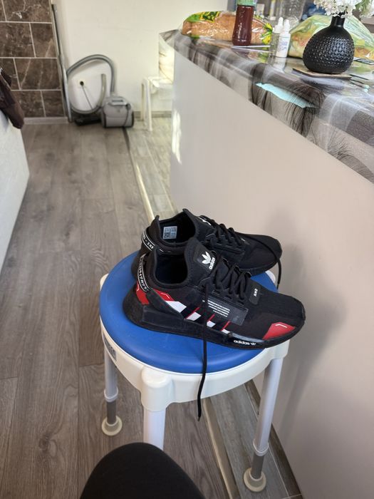 Adidas маратонки 40 номер втора употреба без забележки носени  два път