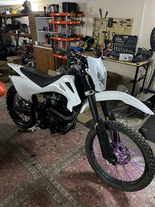 Продам эндуро 250куб