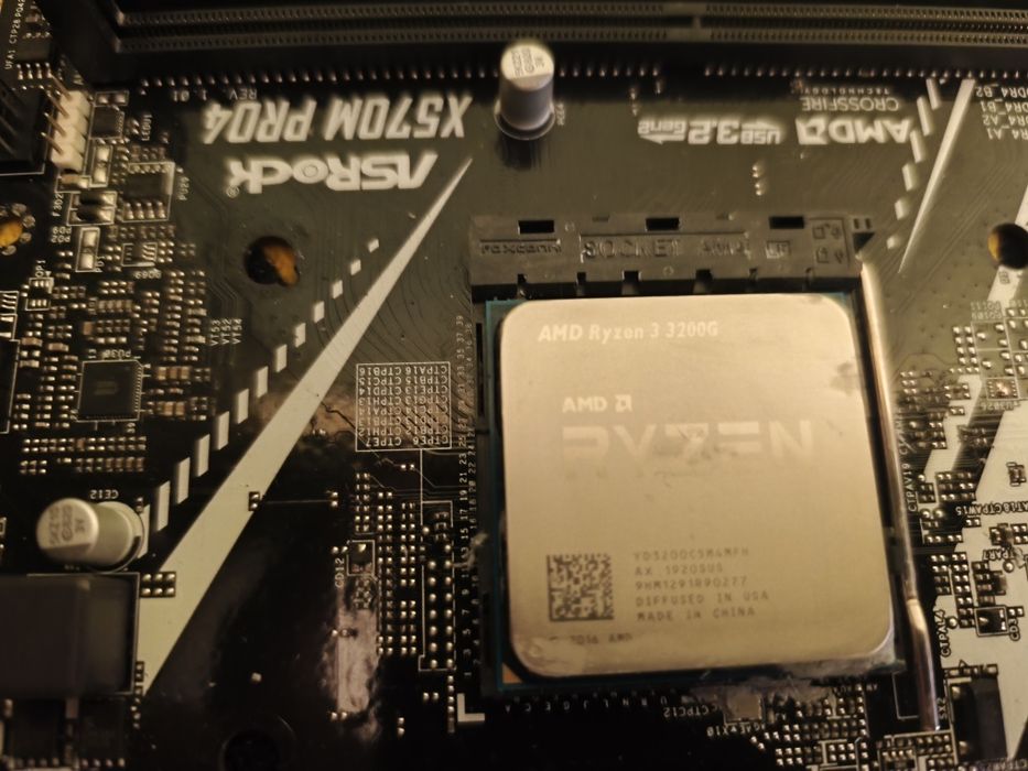 Kit X570M Pro4 am4 ryzen 3200g cu cooler