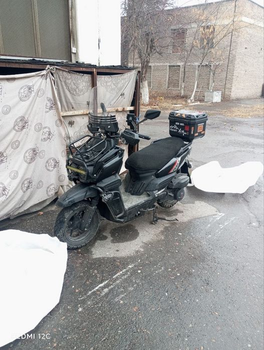 Скутер Танк сотилади