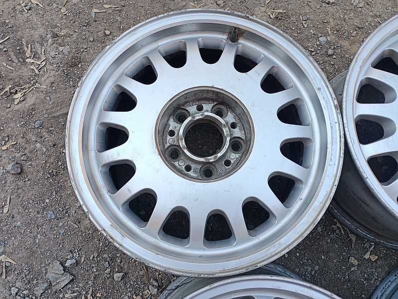 Продам оригинальные легкосплавные диски на автомашину БМВ 7 e38