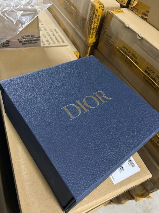 Пакеты производства Dior