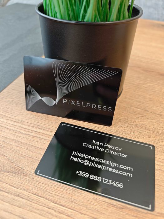 Метални визитки с лазерно гравиране — персонализирани
