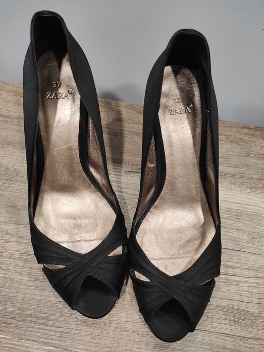 Официални черни дамски обувки ZARA с нисък тънък ток