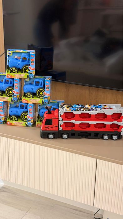 Продам машинку новая