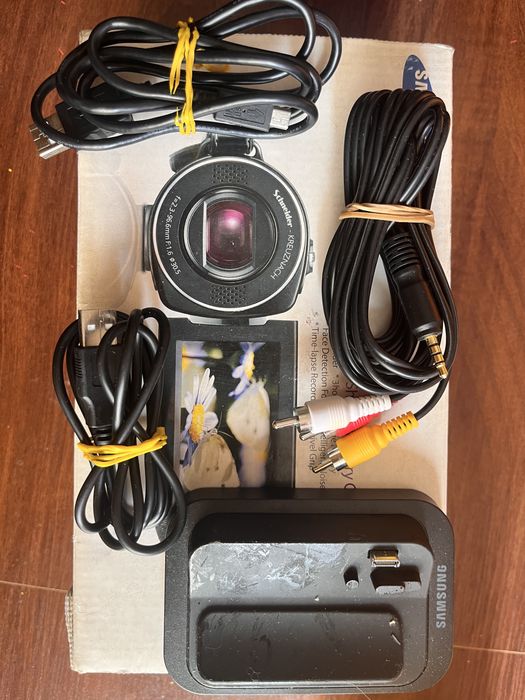 Samsung видеокамера - 16 GB, youtube compatable