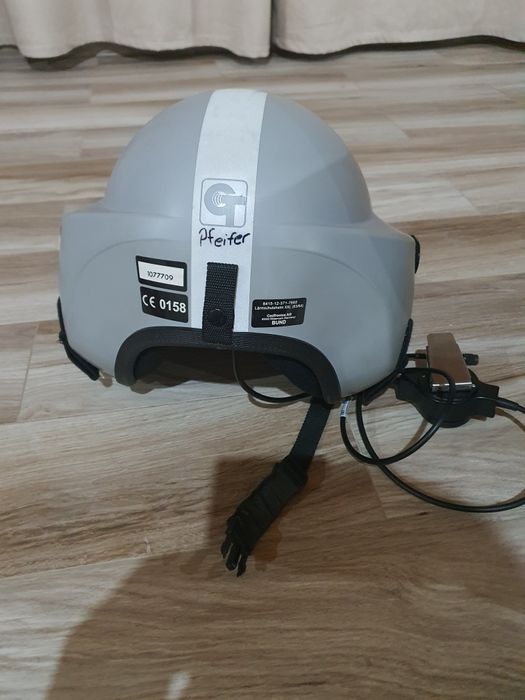 Vând cască pilot avion militar