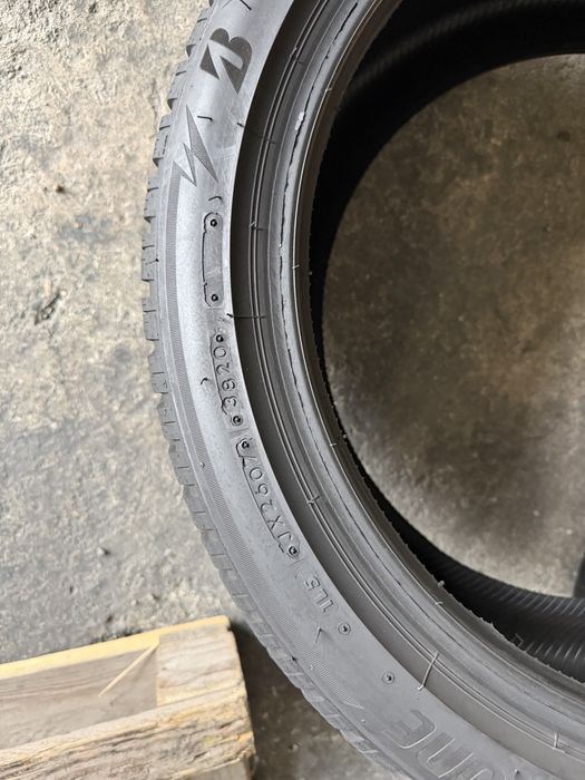2 anvelope iarna 245/40/18 , Bridgestone , 6.5 mm !