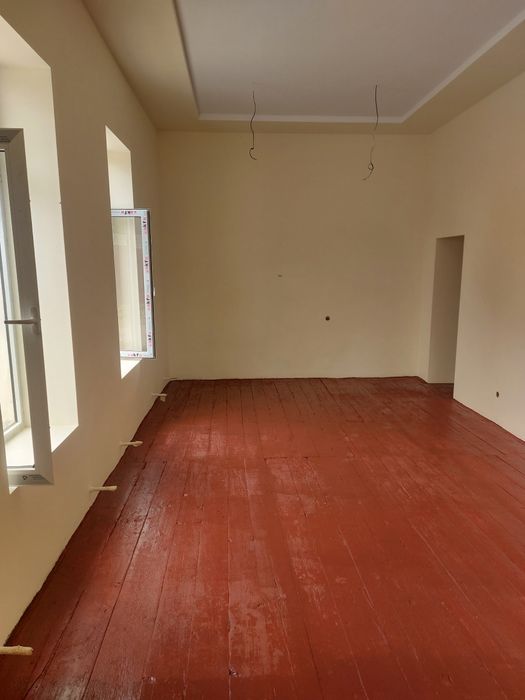 Ижарага 2 хонали ховли бор. Келесда.