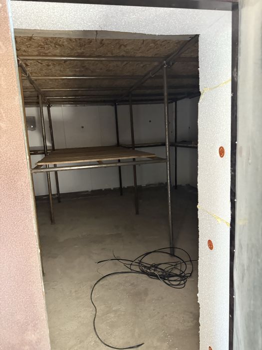 Продаю базу,  очень большая в центре города